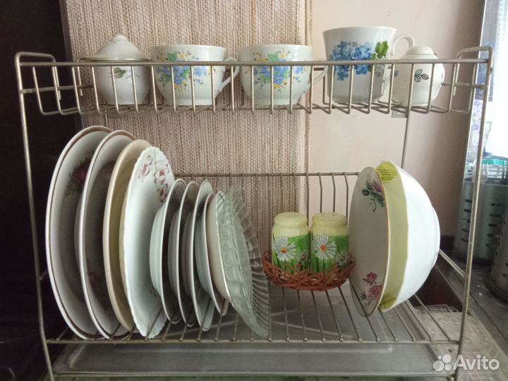 Сушилка для посуды, посуда, хлебница