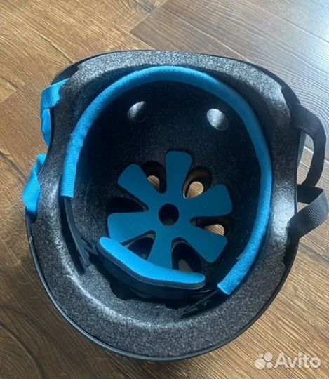 Шлем для трюкого самоката скейта