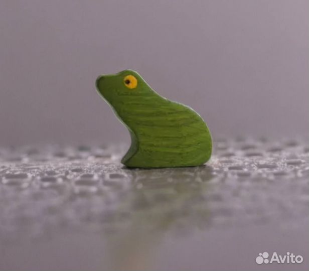Лягушка (деревянная фигурка)
