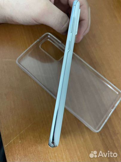 Телефон Samsung S20 FE 6/128