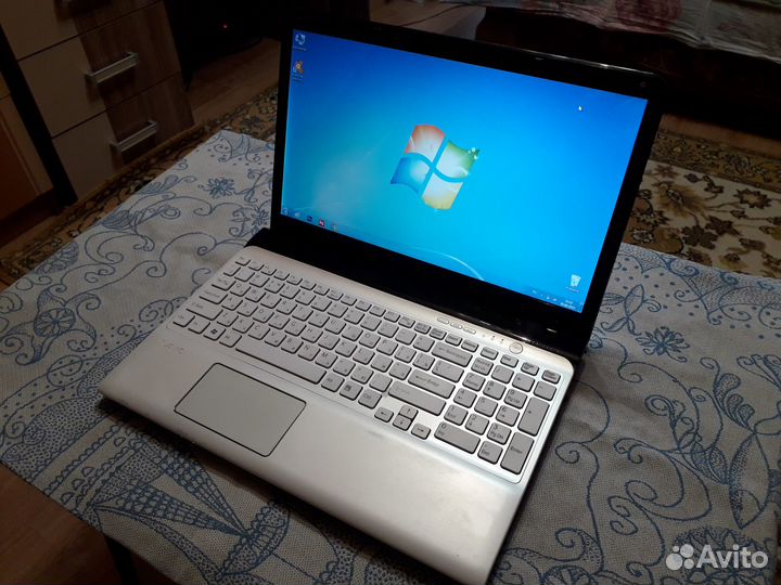 Ноутбук Sony Vaio SVE151