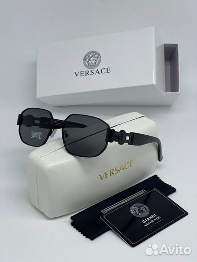 Солнцезащитные очки женские Versace