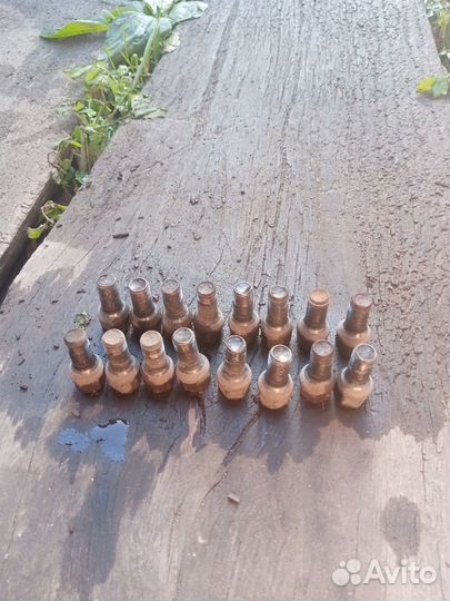 Шины зимние с дисками плюс колёсные болты R14