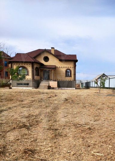 Дом 404 м² на участке 16 сот.