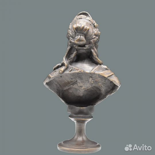 Бюст бронзовый 