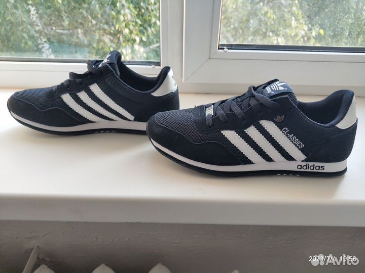 Кроссовки adidas cl-assics темно-синие весна-лето