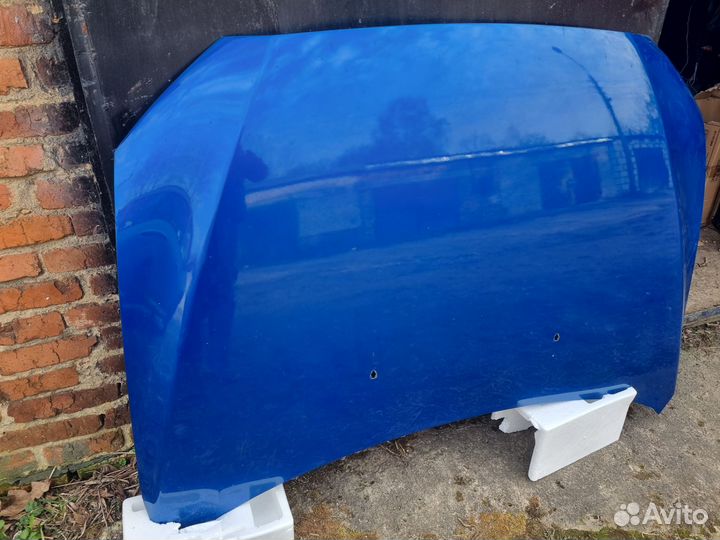 Капот Lancer 10