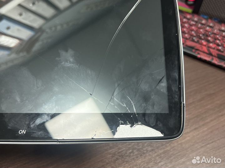 Монитор в подголовник mercedes