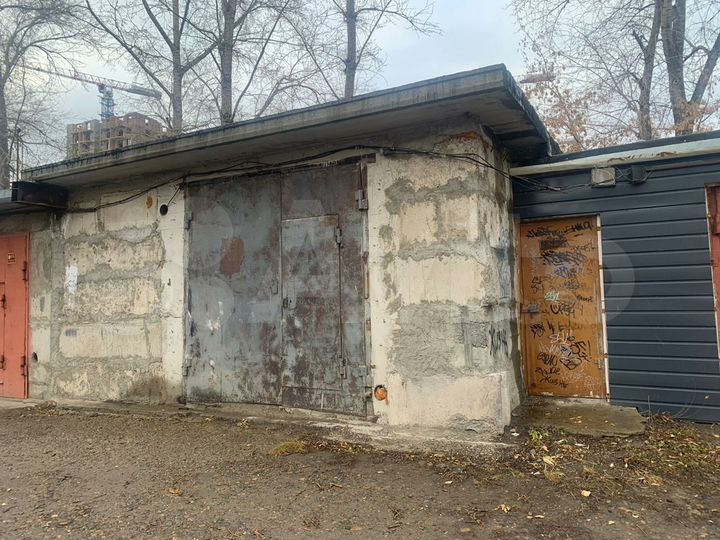 Гараж, > 30 м²