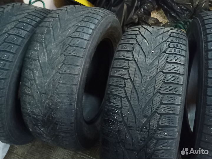 Nokian Tyres Hakkapeliitta R2 285/60 R18 116