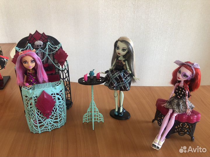 Мебель монстр хай