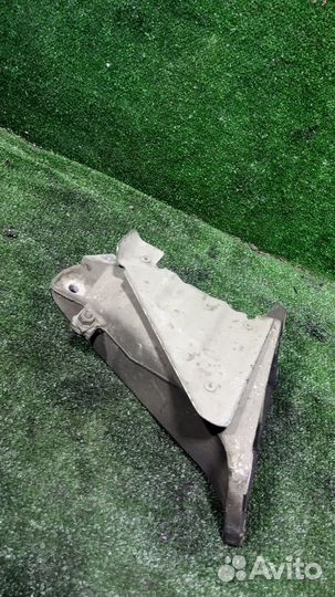 Кронштейн опоры двигателя BMW 5 серия