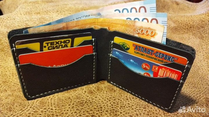 Мужской кошель из натуральной кожи с тиснением