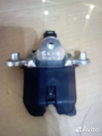 Skoda Octavia A5 Замок крышка багажника