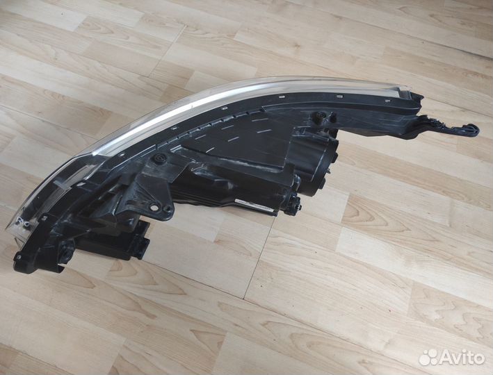 Фара дефект крепления левая Kia Rio 2015