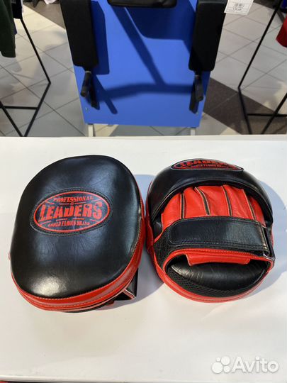 Лапы тренерские leaders T-AIR BK/RD черный/красный