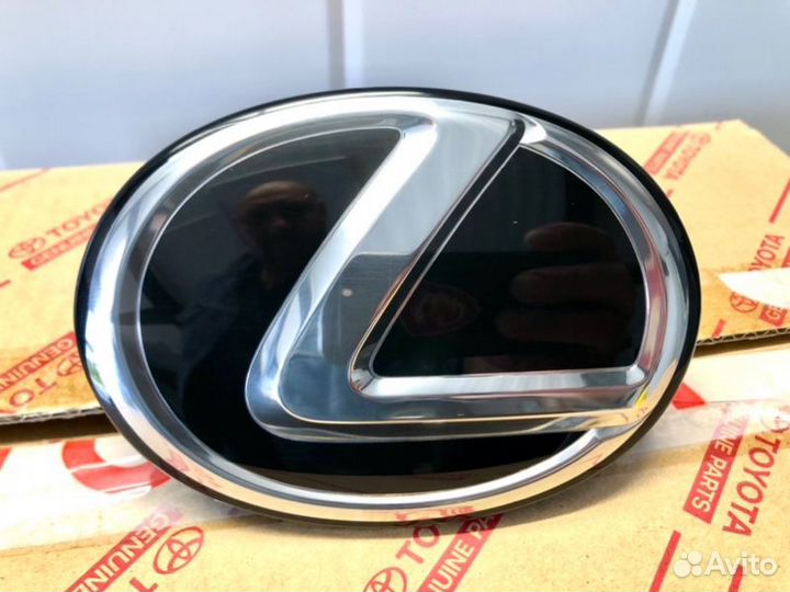 Эмблема багажника задняя Lexus Rx 4 2015-2019