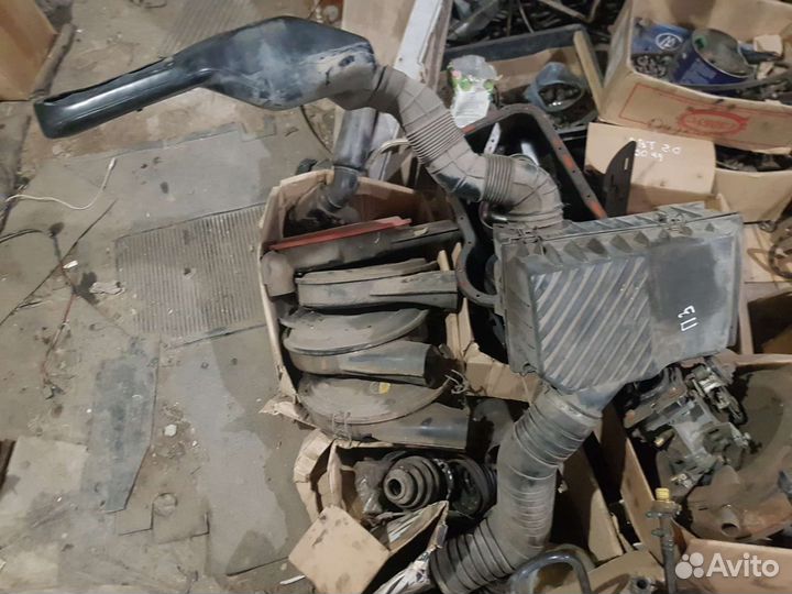 Корпус воздушного фильтра VW Passat b3