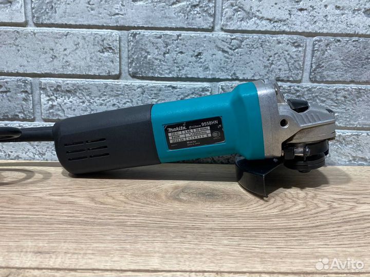 Болгарка Makita 9558HN