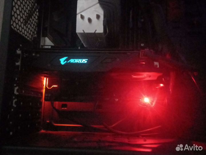 Видеокарта gigabait Radeon aorus rx570на 4гб