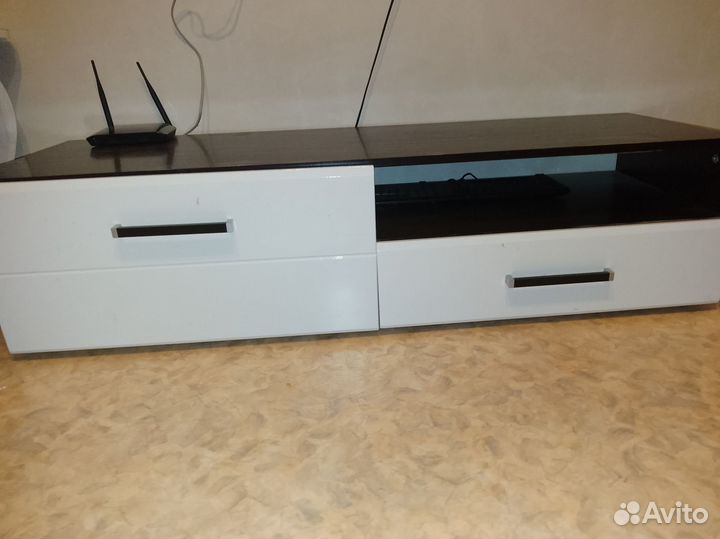 Тумба под телевизор