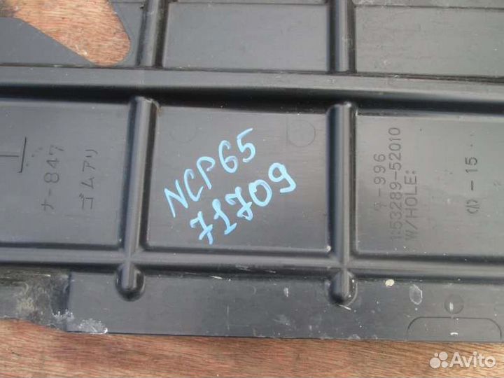 Дефлектор радиатора Toyota Ist NCP65 1NZ-FE 2004/5