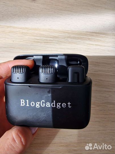 Двойной беспроводной петличный микрофон Bloggadget