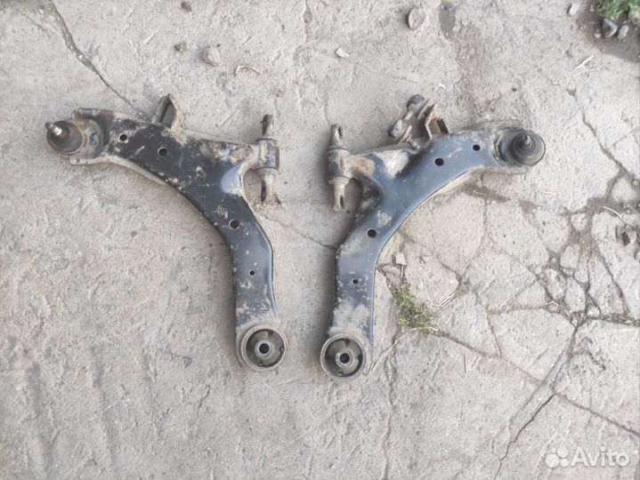 Рычаги передние Hyundai Elantra xd