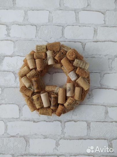 Венок из винных пробок