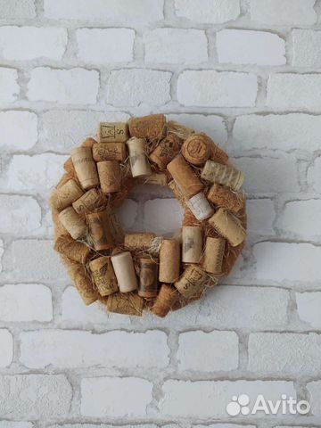 Венок из винных пробок