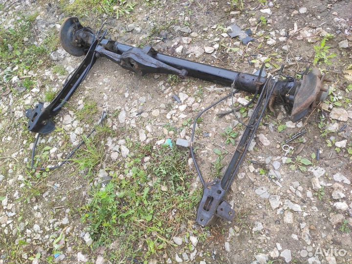 Балка подвески задняя Nissan Almera N16