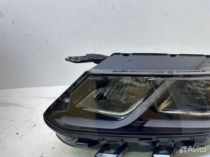 Фара левая Geely Coolray SX11 2018-2024