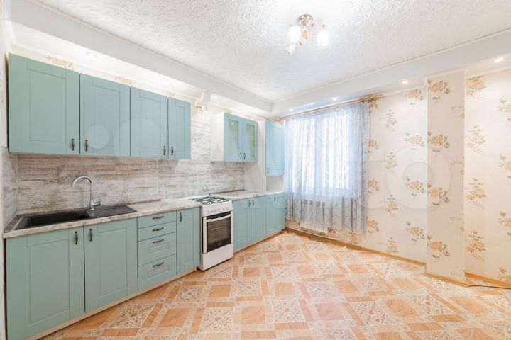 2-к. квартира, 71 м², 1/3 эт.