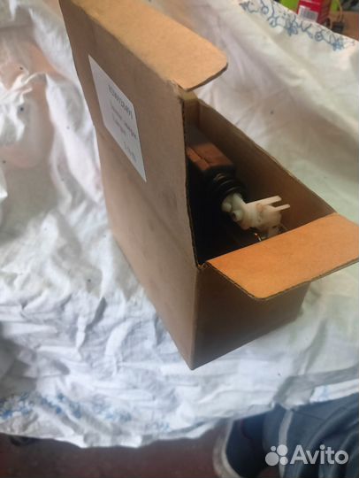 Замок водительской двери Рено Логан