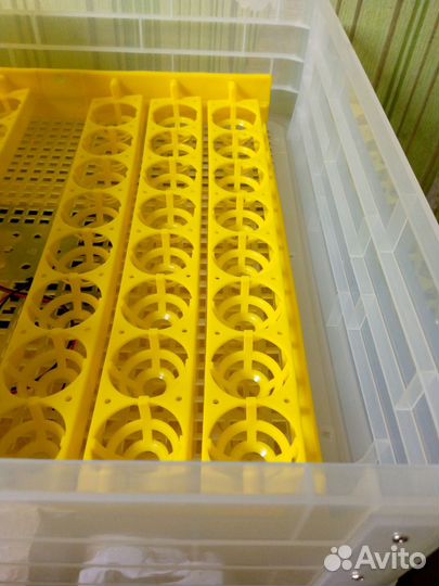 Инкубатор для яиц автоматический