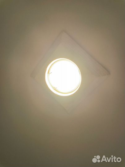 Светильник встраиваемый гипсовый с лампочкой