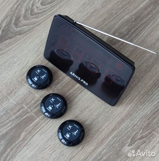 Влагозащищенная кнопка вызова персонала и табло