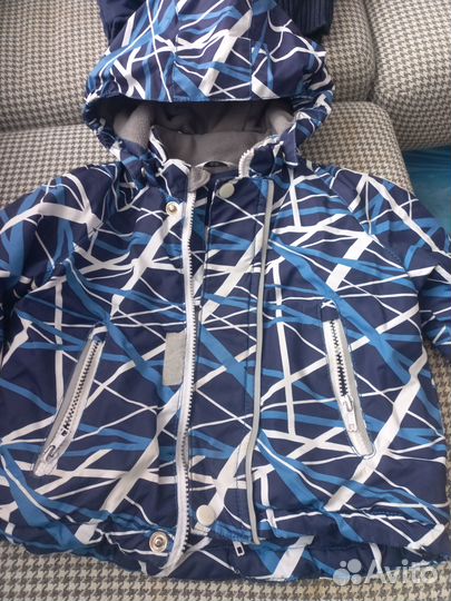 Продам демисезонную курточку на мальчика