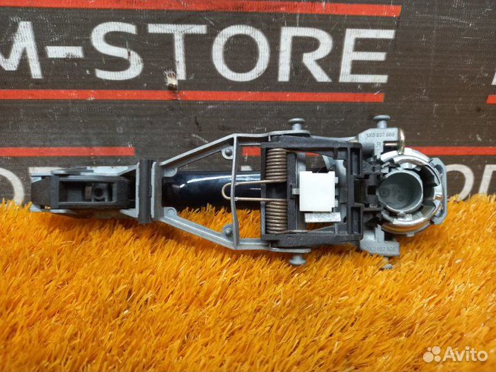 Ручка двери внешняя задняя правая Volkswagen Jetta