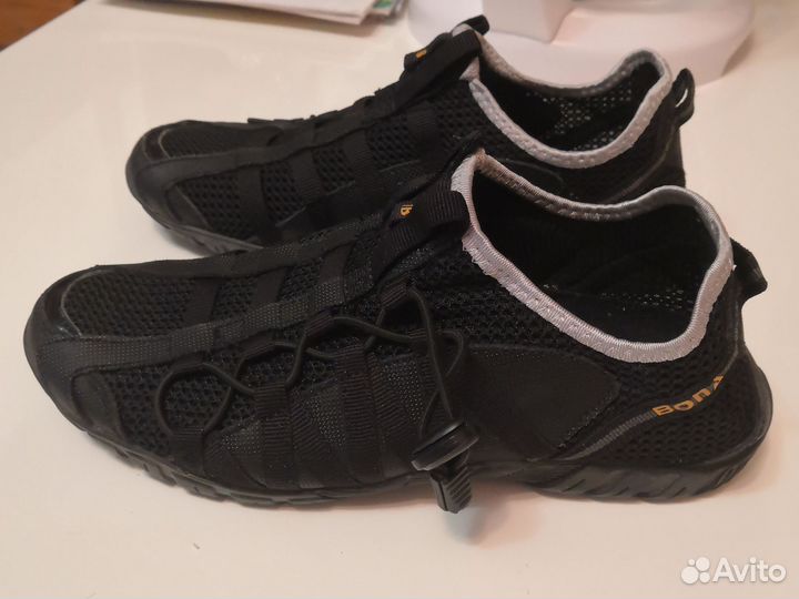 Кроссовки bona