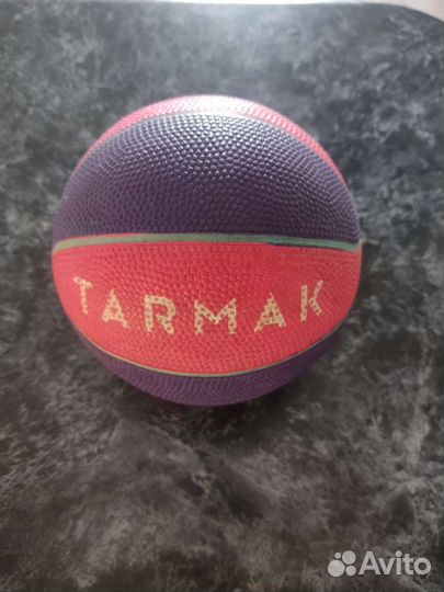 Баскетбольный мяч маленький