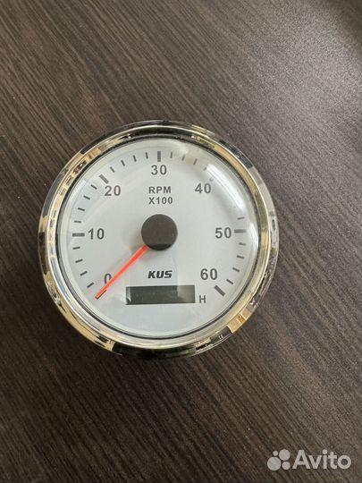 Тахометр KUS