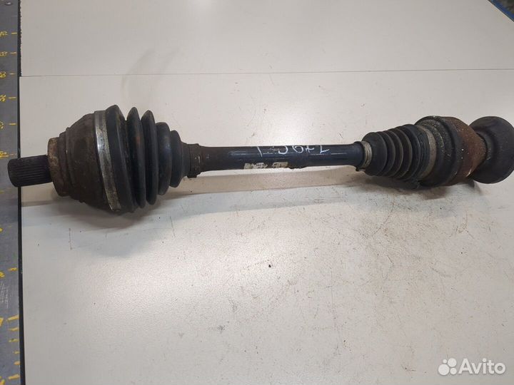 Полуось Volkswagen Tiguan, 2010