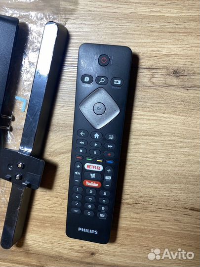 Телевизор Philips 58PUS6504-60 с кронштейном
