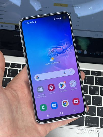 Samsung S10e синий
