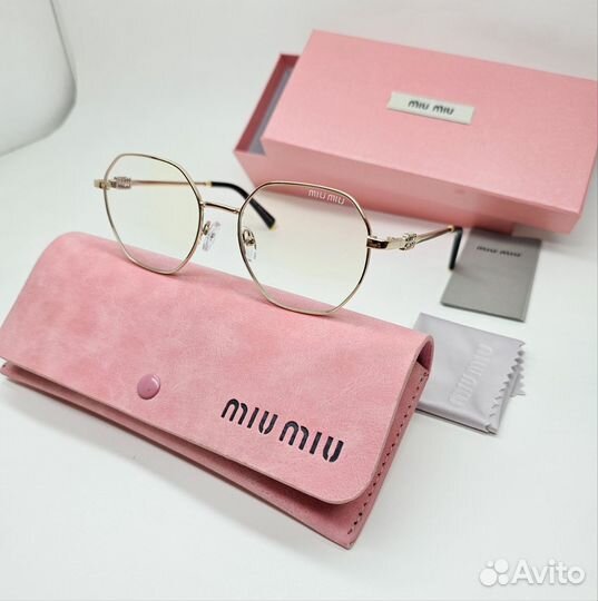 Солнцезащитные очки MIU MIU