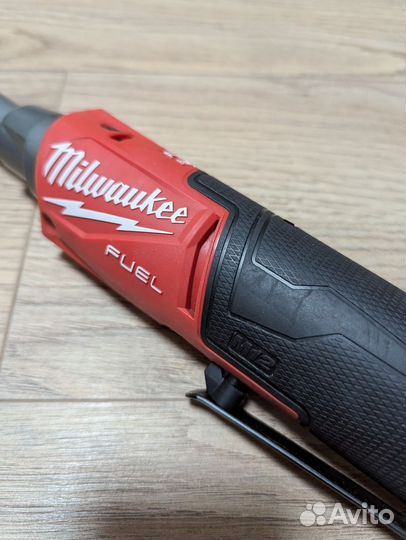 Трещотка Milwaukee 3050-20 М12 + 3/8 головка (без