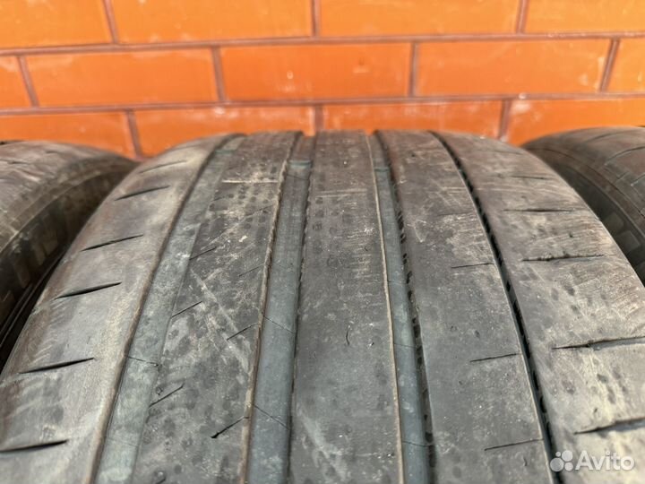 Michelin Pilot Sport 4 S 285/40 R22 и 325/35 R22 204ZR