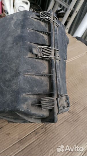 Корпус воздушн.фильтра в сб.Мерс 210к дв.604 TDI