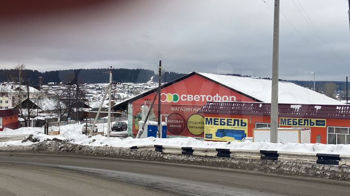 Здание, 1800 м²